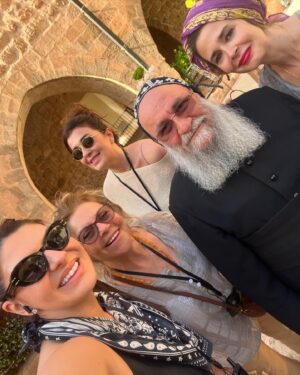 Pelin Batu Instagram - Sevgili Rahip Cebrail’i görmeyeli çok olmuştu, Mardin’in en tatlı beyiyle özlem gidermek çok güzeldi @maisonyirmisekiz