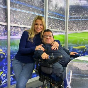 Pelin Körmükçü Instagram - Sevgili Serkan Yakın nın sunumu ile,yeni yıla girerken çok güzel bir sohbet gerçekleştirmiştik yakında keyifle izliycez 🙏bu akşam ki fb.me uğur olsun diye paylaşmak istedim💙💛💙💛💙💛💙💛#fbtv#yakınmarkaj#serkanyakın#spor#sanat#eğlence#sohpet#fenerbahçe💙💛💙💙💙💛başarılarFENERBHÇE🙏❤️❤️❤️❤️❤️