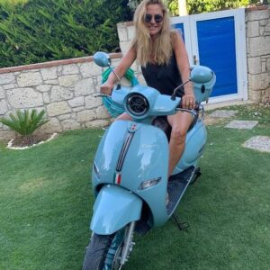 Pelin Körmükçü Instagram - Cappucino#ailemizinyenioyuncağı#retromotor#çeşme#teşekkürler#ufukbey#🥰🙏