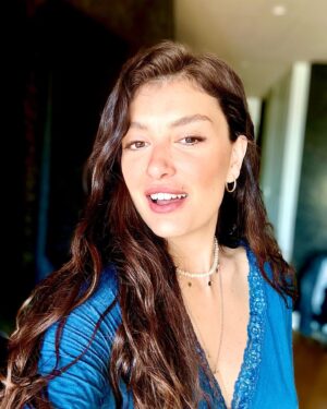 Pelin Orhuner Instagram - Sabahları uyanır uyanmaz yüzüm böyledir😜.