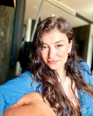 Pelin Orhuner Instagram - Sabahları uyanır uyanmaz yüzüm böyledir😜.