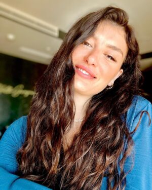 Pelin Orhuner Instagram - Sabahları uyanır uyanmaz yüzüm böyledir😜.