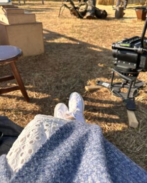 Pelin Orhuner Instagram - Hey gidiiiii Karadenuuuuuuuz!😊🦜🌸🌧️🌤️

#sağsalimölüyadadiri 🎬