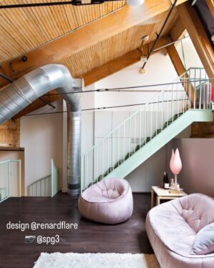 Pénélope McQuade Instagram - Les crédits sont nombreux parce que les gens talentueux ont été nombreux design la sublimissime :  @renardflare 📷 : @spg3 objets principaux et délicieux : @lapompadour.mtl table céramique : @_piedcarre  art sur les murs : les fabuleuses @maudearsenault @laurencephilomene @sarahbosborne autres objets plein de joliesse : @jco.decovintage shout out Marketplace, sans toi tout ceci n’aurait (presque pas) pu exister. Je voudrais aussi remercier Momo de me laisser habiter chez lui.