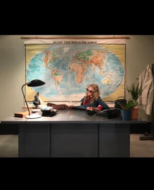 Penelope Mitchell Instagram - #thehyperionsmovie is out today on YouTube! 

It was a such a pleasure getting to work with real life superhero @caryelwes and the many talented human beings that brought this film to life. 

I hope you guys enjoy and that it brings a little joy to your hearts right now. 💕☺️😁