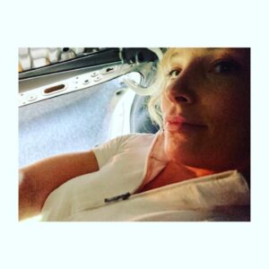 Perdita Weeks Instagram - Tonight on @magnumpicbs I test out the trunk. (Ps Taking a selfie in handcuffs is tricky)
