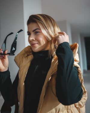 Pernilla Böckerman Instagram - Perjantai ja viikonloppu! Se menee tällä kertaa töitä tehdessä 🤝🏻