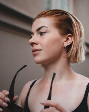 Pernilla Böckerman Instagram - Backslick ja no-makeup 🌸 Kesän lempi look 🧡