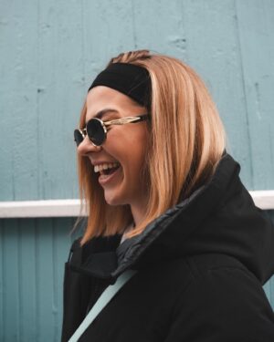 Pernilla Böckerman Instagram - Nauraminen on yksi lempipuuhistani 🩵⛅️