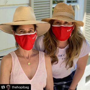 Perrey Reeves Instagram - #Repost @thehopibag with @make_repost
・・・
Wear a mask! 😷! 
#friendsforever