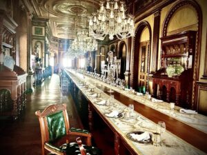 Peta Wilson Instagram - Lunch for 100 at the palace in Hyderabad xx