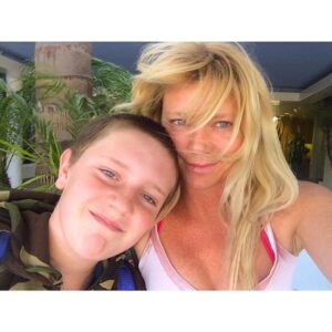Peta Wilson Instagram - Happy Mothers Day to all of you strong iconic women out there from me, my son @marloweharriswilson #happymothersday #petawilson #getwylie #relax #treatyourself #mom