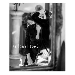 Peta Wilson Instagram - #behindthescenes  #Staytuned #petawilson 😊@rachel.m.makeup @tonypottsphotography @maxpinnell #hair #makeup #fashion