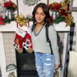 Peyton Evans Instagram - First day at new Jr High. Gotta love my hugs from my kitty cat Damon. Fit: @americaneagle #peytonkaye #americaneagle