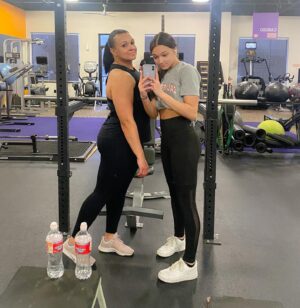 Peyton Evans Instagram - Much Needed! Not having dance since October has put me in a funk. Today my mom texted me and asked if I wanted to go to the gym with her. (Her first time back post op) felt so good to be out of the house! Hopefully soon I can get back into classes (waiting for openings 😭) #peytonkaye #momdaughterduo #gym #anytimefitness