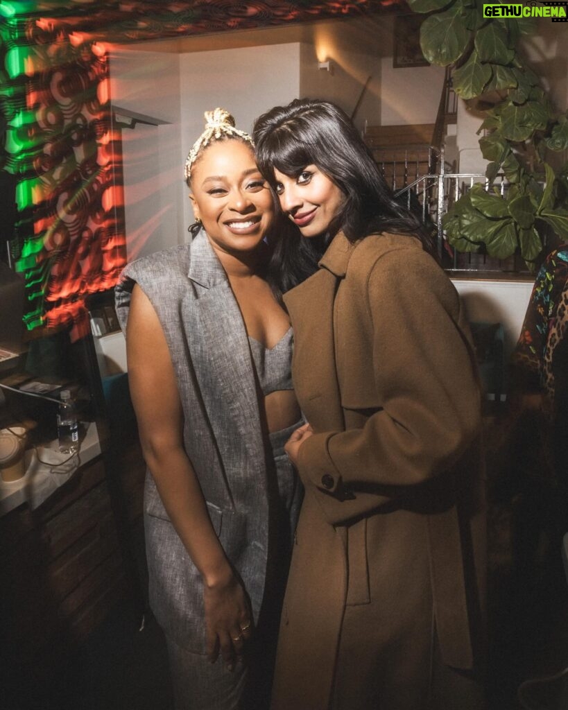 Phoebe Robinson Instagram - 2 wks in los angeles 1) night of special taping at @dynastytypewriter. 📸: @justoffthesix. styling: moi. outfit: @shonajoy. hair: @sabsthegoodgirl. makeup: @alanapalaumakeup 2) amazing @juddapatow benefit show at @largo. had to follow mulaney and i thrived! 3) dinner with friends at @dantebeverlyhills & the staff surprised me with this drink! cute! 4) queens @vanessabayer & @gillian__jacobs came to the taping! such a lovely gift! i co-starred with them in “ibiza,” which was my first movie and i couldn’t have had better partners. 5) i adore @jameelajamil. always will. 6) @bethstelling is one of my fav funny ppl. makes me laugh on and off stage, has so much advice, and is an all-around great human being. ❤️ 📸: @lizvig 7) i couldn’t not shop at @booksoup. a restrained book haul! only bought five books. last time, i hit up a bookstore while i was out of town, i bought 10 and had to strategically pack them in my suitcase. halp! 8) put on my face and a cute blazer dress to host “a day of unreasonable conversation. thx @invisiblehand.co @propperdaley & @simpsonstreet. had blast despite fighting a gnarly head cold. 9) popped my @aftermidnight cherry! @taylortomlinson is a delight and @dewayneperkins and @guybranum had me cackling! 10) date night to see @springsteen with @shahrzaddavani. first time at the kia forum and first time seeing the boss. laugh, cried, danced. incredible night celebrating life and feeling all the feels of grief. easily in my top five concerts.