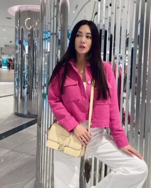 Phyllis Quek Instagram - A sleek casual bag that fits anything and everything  @Longchamp
#LongchampBoxTrot #LongchampFW23