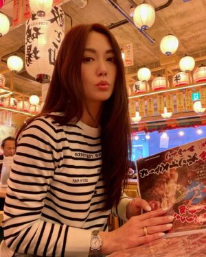 Phyllis Quek Instagram - Let’s order ! #japanesefood #culture #justeat #dontcountcalories