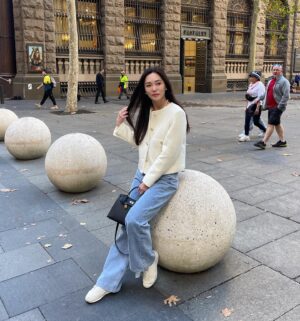 Phyllis Quek Instagram - Stress less and enjoy the best😉 #cityvibes #ootd #bekind