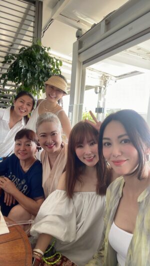 Phyllis Quek Instagram - Thank you @yvonnelim928 for organizing our catch up session and my birthday celebration 💜 #friends #friendsforever #blessed