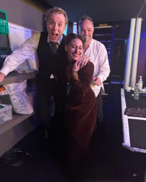 Pia Tjelta Instagram - Her runda yndlingsgutta og jeg 8 mnd med Strindberg og kom hjem til nominasjon for beste ENSEMBLE på Off West End Awards!! 🖤 Takk regigeni @maritmoumaune