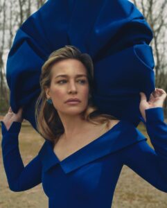 Piper Perabo Instagram - @people invited the women of @yellowstone and @1923official to be a part of the beauty issue of @people. being part of this show is always an exciting adventure, and this photo shoot was no different. Love all you ladies ♥️ Thank you @people @geepster @ilanaschweberkaplan @aldunham and @jonnymarlow for these incredible portraits. I was styled by the genius @bobette_cohn makeup @rebeccaalexandermakeup hair @thebesthikari @kelseyasbille styled by @bobette_cohn makeup by @tyronmachhausen hair @blakeerik @thejenlandon styled by @heidimeek makeup @makeupbyrikucampo hair by @timmuir801 @juliaschlaepfer styled by @bobette_cohn makeup @tyronmachhausen hair @blakeerik @aminah.nieves styled by @heidimeek makeup by @danielepiersonsbeauty hair by @dapperdreece Retouching by @escapehatchstudio Lab @iconla Agency @earlymorningriot