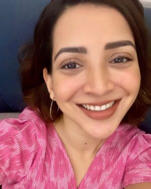 Plabita Borthakur Instagram - Warning : this selfie may cause extreme happiness. Proceed with care. 😋📸
.
.
.
.
.
.
.
.
#PlabitaBorthakur #Smile #Happiness #Weekend #Saturday #Pink