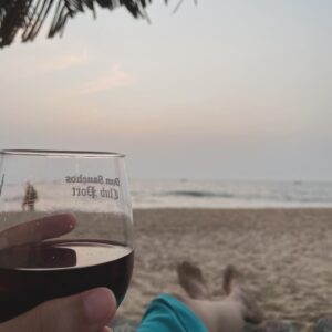 Plabita Borthakur Instagram - Goa Days! 🌸🤍
.
.
.
.
.
.
.
#PlabitaBorthakur #Goa #BeachLife #WaterBaby #Waves #Beach #Sunshine #Sunset #Love