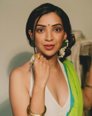 Plabita Borthakur Instagram - from the ever gorgeous@plabita.manu’s shoot at the beloved @_charismastudio ⭐️

Team:
Photography by: @jai___me @mayank99683 
Styled by: @stylespeaksbyhoney_ 
Hair and Makeup by: @glam.grave 
BTS and assisted by: @shuzhiini

#plabitaborthakur #plabita #charisma #photo #photographers #shoots #photoshoot #clientdiaries #client