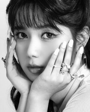 Ploynarin Sornarin Instagram - "Touch me with no hands,
Hold me with your eyes" 👁️🫦👁️
Photography @lefth4nds
Styling  @pululupu_stylist 
Make up @joynikah
Hair @upgadezii