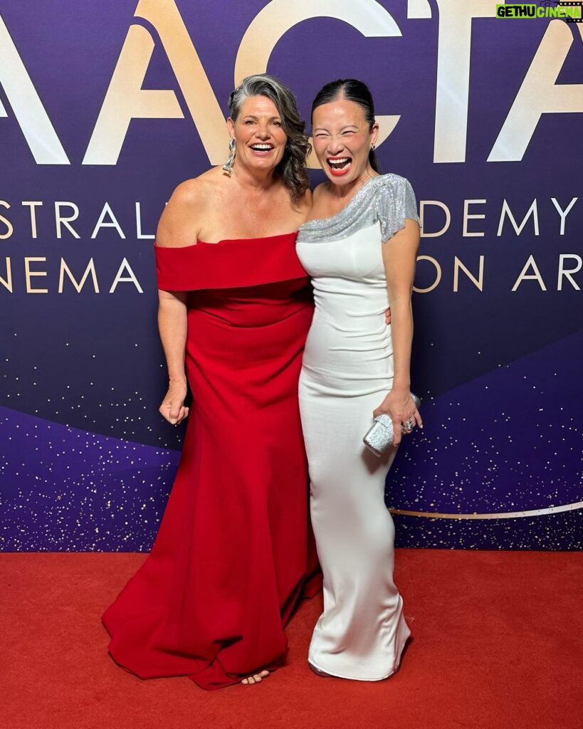 Poh Ling Yeow Instagram - AUNTY POH AACTA STORYTIME Nearly forget to pack dress, then have to get red carpet ready in lunatic record time of 30 mins on account of complicated hotel check in. Frazzled as heck & enter pre-ceremony drinky poos tripping over someone’s foot & literally land in arms of my red carpet ride or die @gigiamazonia , consistently THE smartest bird at any awards night because the wild woman always goes shoeless. Thrilled “Adam & Poh’s Great Australian Bites” is nomd for Best Lifestyle Show (thank u @aacta ♥️) & we happily lose to @gardeningaustralia plus @costasworld is perfect ceremony hangs buddy. We discuss being genuinely confused to be in 2nd row with all the fancy ppl & are sitting behind Harry Connick Jr & his 3 lovely daughters. I chat to them but am too embarrassed to say hi to Harry. Ceremony is roughly 4 hours. Gina & I lose each other in slow migration to bar. 2 hours pass and as per usual, recognising many people but my head is swimming. I can’t place them exactly or recall that many names & become increasingly overwhelmed. Self esteem must be improving coz in the past would be writhing like a total dropkick with terrible inner dialogue in this situ but now have no qualms withdrawing & standing in a nigel corner to decide whether to stay or tap out. Gina and I find each other again but she declares she’s wants to bop. I dig a jig (especially to tragic outdated r & b) but we’re packed like sardines in tuxedoes & frothy frocks marinating in 300% Gold Coast humidity. My feet are about to explode in heels & I can’t focus on conversations which have the added bonus of needing to be shouted over stupidly loud music. I leave the venue but decide to sit outside against a flower bed & have a genuinely restorative moment alone. There is a breeze & I can hear my own thoughts again. Then I find my ppl. We tell each other we are ordering Ubers but wind up hanging out for some time because we have recognised we are a similar kind of alien…🙃 👗 Gratitude to @charmainedepasquale_stylist & @cappellazzocouture for looking after my threads & making me feel a million bucks, @adamliaw @melitahodge @joshmartinaustralia for the opportunity, @jopapmedia for your ♥️