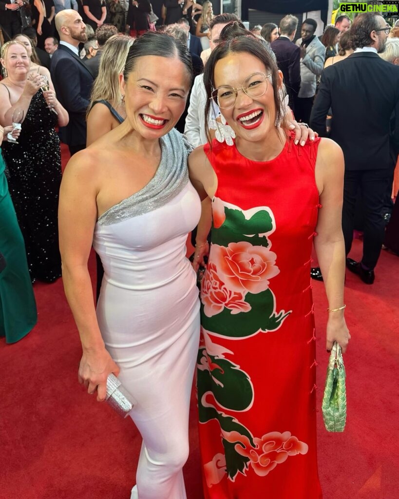 Poh Ling Yeow Instagram - AUNTY POH AACTA STORYTIME Nearly forget to pack dress, then have to get red carpet ready in lunatic record time of 30 mins on account of complicated hotel check in. Frazzled as heck & enter pre-ceremony drinky poos tripping over someone’s foot & literally land in arms of my red carpet ride or die @gigiamazonia , consistently THE smartest bird at any awards night because the wild woman always goes shoeless. Thrilled “Adam & Poh’s Great Australian Bites” is nomd for Best Lifestyle Show (thank u @aacta ♥️) & we happily lose to @gardeningaustralia plus @costasworld is perfect ceremony hangs buddy. We discuss being genuinely confused to be in 2nd row with all the fancy ppl & are sitting behind Harry Connick Jr & his 3 lovely daughters. I chat to them but am too embarrassed to say hi to Harry. Ceremony is roughly 4 hours. Gina & I lose each other in slow migration to bar. 2 hours pass and as per usual, recognising many people but my head is swimming. I can’t place them exactly or recall that many names & become increasingly overwhelmed. Self esteem must be improving coz in the past would be writhing like a total dropkick with terrible inner dialogue in this situ but now have no qualms withdrawing & standing in a nigel corner to decide whether to stay or tap out. Gina and I find each other again but she declares she’s wants to bop. I dig a jig (especially to tragic outdated r & b) but we’re packed like sardines in tuxedoes & frothy frocks marinating in 300% Gold Coast humidity. My feet are about to explode in heels & I can’t focus on conversations which have the added bonus of needing to be shouted over stupidly loud music. I leave the venue but decide to sit outside against a flower bed & have a genuinely restorative moment alone. There is a breeze & I can hear my own thoughts again. Then I find my ppl. We tell each other we are ordering Ubers but wind up hanging out for some time because we have recognised we are a similar kind of alien…🙃 👗 Gratitude to @charmainedepasquale_stylist & @cappellazzocouture for looking after my threads & making me feel a million bucks, @adamliaw @melitahodge @joshmartinaustralia for the opportunity, @jopapmedia for your ♥️