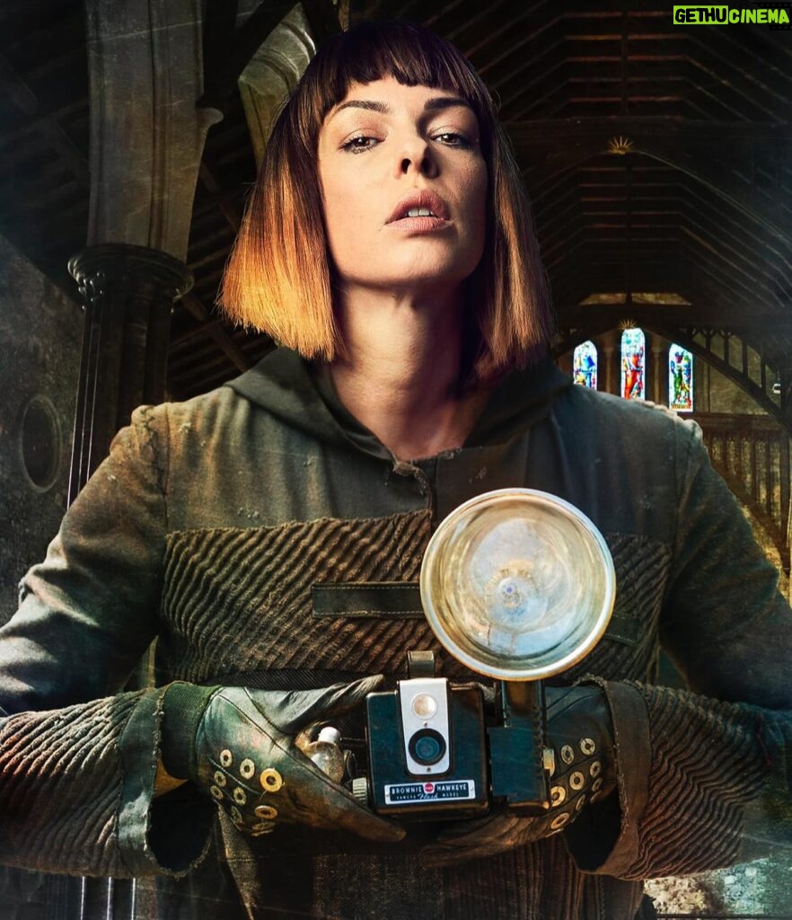 Pollyanna McIntosh Instagram - 1) That first day slipping back on Jadis’ dark uniform on The Walking Dead: The Ones Who Live 2 & 3) Fan art of her PS: Hope you’re digging the show and for those who can’t watch it yet PLEEEEASE no spoilers ✌️♥️ P #TWD #TWDFAMILY #THEWALKINGDEADTHEONESWHOLIVE #THEWALKINGDEAD #THEWALKINGDEADFAMILY #Jadis #Rick #Michonne