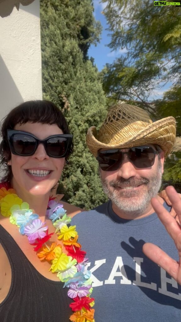 Pollyanna McIntosh Instagram - Two geeks having a birthday together. Love you David! Love y’all out there. I’m 45 today and it feels great! Whatever age you are I hope you’re celebrating being ALIVE! Happy happy birthday to another twin from another year: @gnicotero Big love!!!! ❤️