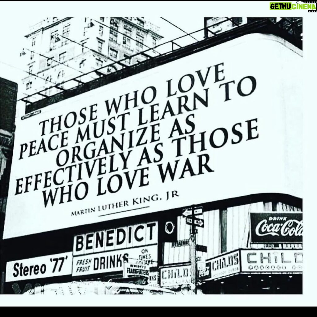 Pollyanna McIntosh Instagram - Hope you’re still hoping. Pass it on. ✌️❤️ to you on Reverend Doctor Martin Luther King Jnr Day