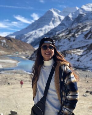 Pooja Bhamrrah Instagram - All I can do is post pictures. What I cannot do is articulate what these moments made me feel! 
.
.
.
#himachal #newyeartrip #sissuhimachal  #jispavalley #traveldiaries #snow #sunkissed