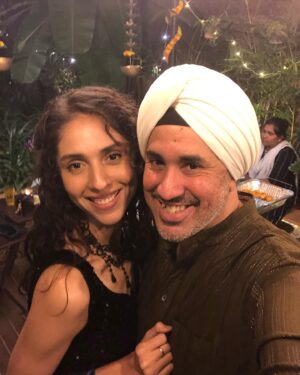 Pooja Bhamrrah Instagram - November is always a special month ( also hectic 🤭) with birthday and Diwali coming right one after the other. Phone was mostly away, loved ones were near! Heart and stomach are full with all the love and yummm food that has come my way the last few days. Thank you from the bottom of my heart for making it memorable! 
Hope ya’ll had a lit Diwali too! 🌺
.
.
.
.
#birthdayweekend #diwali #celebrations 
#novemberbaby #scorpiowoman