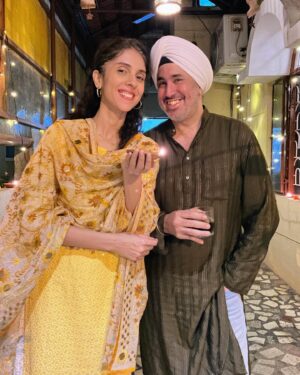 Pooja Bhamrrah Instagram - November is always a special month ( also hectic 🤭) with birthday and Diwali coming right one after the other. Phone was mostly away, loved ones were near! Heart and stomach are full with all the love and yummm food that has come my way the last few days. Thank you from the bottom of my heart for making it memorable! 
Hope ya’ll had a lit Diwali too! 🌺
.
.
.
.
#birthdayweekend #diwali #celebrations 
#novemberbaby #scorpiowoman
