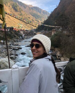 Pooja Bhamrrah Instagram - Kahani Kasol Ki… 🥶 
.
.
.
#kasol #manikaran #himachalpradesh #winterwonderland #kasoldiaries