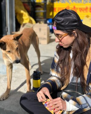 Pooja Bhamrrah Instagram - I promise I shared my Parle G with him!
.
.
.
#enroutesissu #dogstagram #dogsofhimachal #parleg
