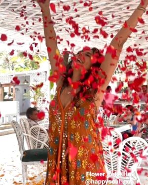 Pooja Bedi Instagram - Gentle.  Fun. Happy & with loved ones @happysoul_goa

Hope your holi was equally memorable❤️

@happysoullifestyle 
#happysoulmoment 
#happysoulevents 
#happysoulindia 
#HappySoulGinGarden q