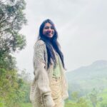 Pooja Kannan Instagram - Leaning towards greens 💚