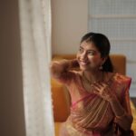 Pooja Kannan Instagram - Moments between shutter speed 🥰