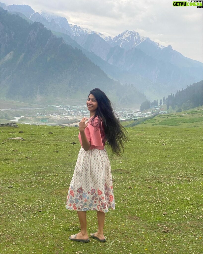 Pooja Kannan Instagram - If you wish to know the divine, feel the wind on your face and the warm sun on your hand. -Buddha