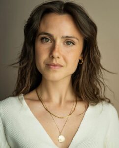 Actress Poppy Drayton HD Instagram Photos and Wallpapers October 2022
