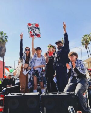 Poppy Liu Instagram - i love unions and i love palestine and i love organizing with my fellow union workers to urge our guild leadership to demand an immediate and permanent ceasefire in gaza 🍉🍉🍉

“Until our Guild leadership is ready to do so, we will continue to call out our industry’s blindspots—rooted in American exceptionalism, racism, xenophobia, and war-industry propaganda. A better storytelling business is possible, and we can build it anew together.”

@sagaftramembersforceasefire @filmworks4pal @jvp.la