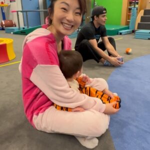 Poppy Liu Instagram - i have never experienced as much interpersonal conflict and friendship ruptures as i have during the first year of my baby’s life.

i know some of it is me, i have my own growth and learning curve, but i also know that i have been asking for grace over and over again during this first year of postpartum, first year of parenthood, first time navigating coparenting and then single parenthood. over and over again i have said please give me some grace.

i have repeatedly said i don’t have the same capacity as i used to, i can’t show up the same way i used to, i’m doing my best but my priorities have changed, my energy has changed, every fiber of my being has changed.

i think there is a perception that i have it all together, that i am endlessly resourced, something like that. i have had people look me in the face while i’m holding my baby, feeding my baby, rocking my baby to sleep, soothing my baby, chasing my baby around the house, unshowered, on the brink of tears, delusionally exhausted and say to me “you’re different now i can’t quite put my finger on it” i’ve told someone sorry i dropped off i was on maternity leave i was navigating a breakup while postpartum it was a lot only for them to say “no i think you dropped off cuz you’re too hollywood now.”

it’s not even being so misunderstood that saddens me. it’s the erasure of the most transformative and important thing in my life, the thing that actually HAS changed me to my core, that breaks my heart and makes me feel isolated and lonely so much of the time.

my bestie @kityanpoet (more accurately my ex turned frenemy turned best friend again lol) coined a term for me during all of this: momsogyny.

i know i’m not alone in feeling that there is life before having a baby and then life after having a baby but the thing about momsogyny is that people will think of every reason but that, they will remember everything you’ve said but that, they will look at you and your life from every angle but that.

anyways this isn’t a pity post, like i’ve said before motherhood turns you into a knife more than it softens you, this is my PSA that i’m rebranding as a bitch. 🐉