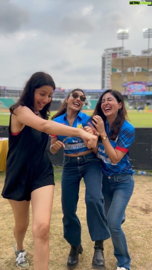 Poppy Jabbal Instagram - Get ready to groove as your favorite celebrities @iamishitaraj and @poojachopraofficial hit the dance floor with @poppyjabbal to the beats of “Bom Diggy”! With their infectious energy and killer moves, they’re sure to light up the stadium and get everyone in the party mood. #CCL2024 from February 23rd - March 25th and will be Live on JioCinema and Sony Ten 5. #A23 #Parle2020 #CCLSeason10 #Chalosaathkhelein #CCLonJioCinema #CelebrityCricketLeague #JioCinema @a23rummy @parle2020cookies @bharathicementofficial @officialjiocinema @sonysportsnetwork