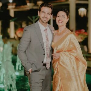 Poppy Jabbal Instagram - Light up with enthusiasm and mindfulness this diwali ✨️ 

HAPPY DIWALI ❤️