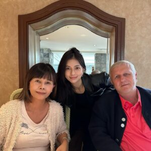 Porima Cheng Instagram - 就這樣又過了一年
這一年收穫和成長都很多☺️
謝謝這段路能夠遇見每一個親愛的你
謝謝機智的BB
謝謝身邊每一個家人朋友們
有你們我真的好幸福好多的愛!!!!!!
Love you guys so so much❤️
